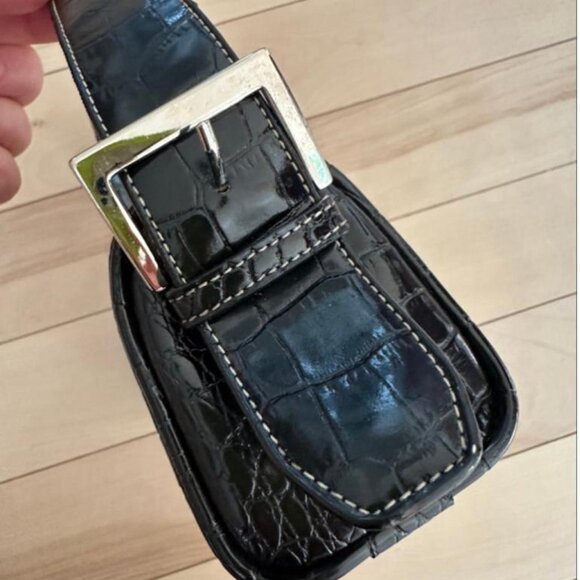 Glossy black croc-embossed patent pleather barrel bag - Picture 8 of 8